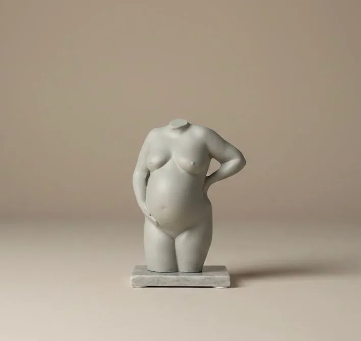 Arte-Lumina zwangerschapsbeeldje witte wax afwerking, strak en tijdloos
